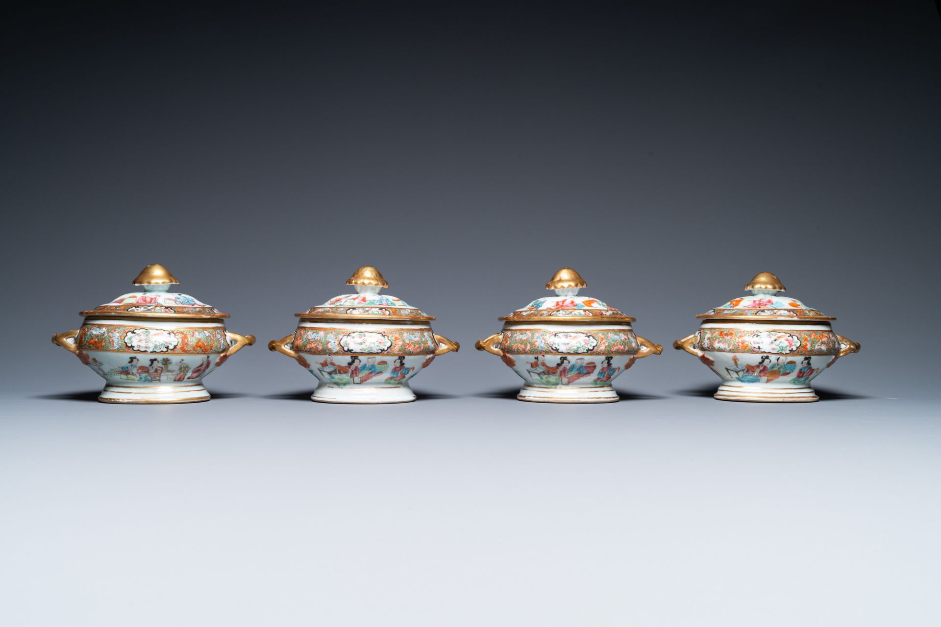 An extensive Chinese Canton famille rose dinner service, 19th C. - Image 27 of 48