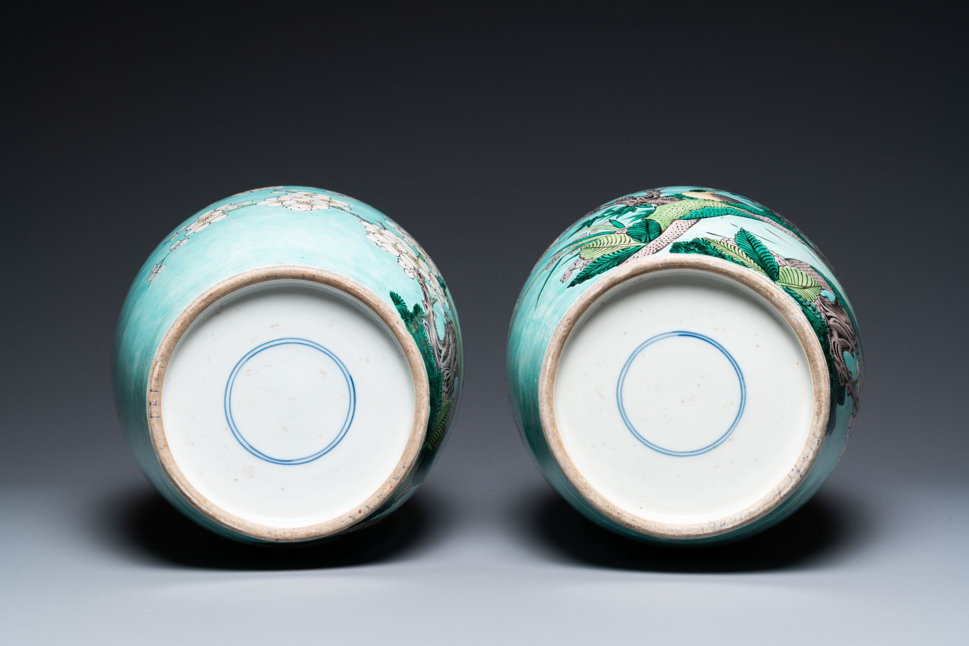 A pair of Chinese verte biscuit turquoise-ground jars, 19th C. - Image 6 of 6