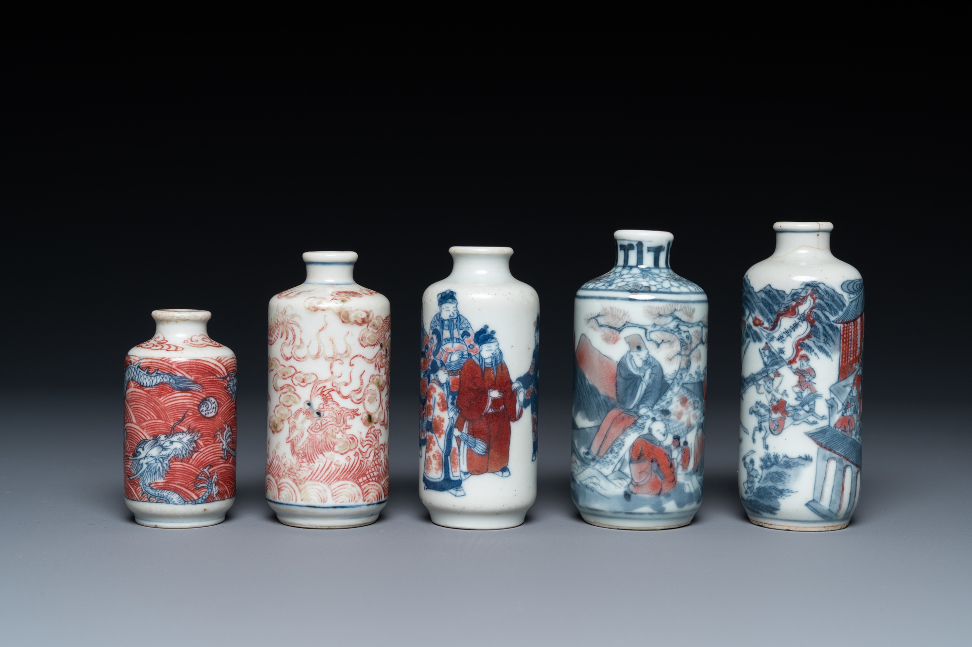 Five Chinese blue, white and copper-red snuff bottles, 18/20th C. - Image 5 of 7