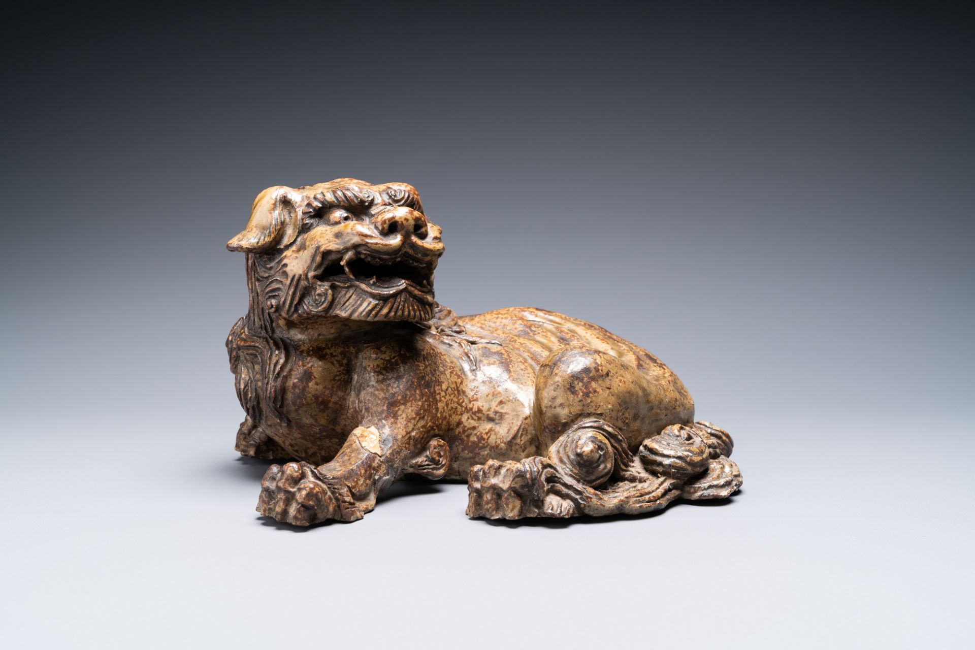 A Japanese glazed pottery Shishi, Edo, 17/18th C. - Image 2 of 7