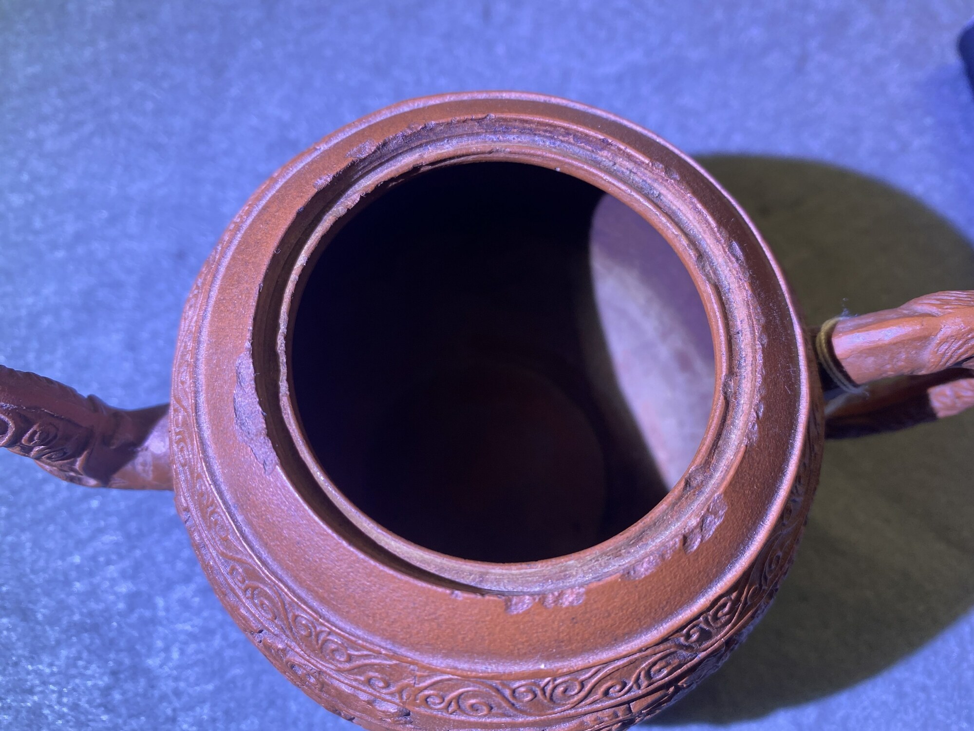 A Chinese Yixing stoneware teapot with boys among peony scrolls, Kangxi - Image 17 of 23