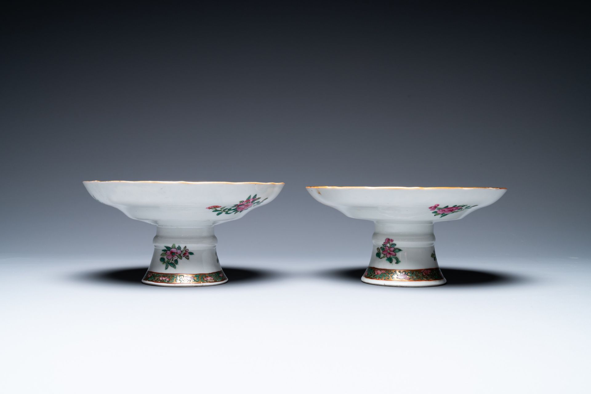 An extensive Chinese Canton famille rose dinner service, 19th C. - Image 44 of 48