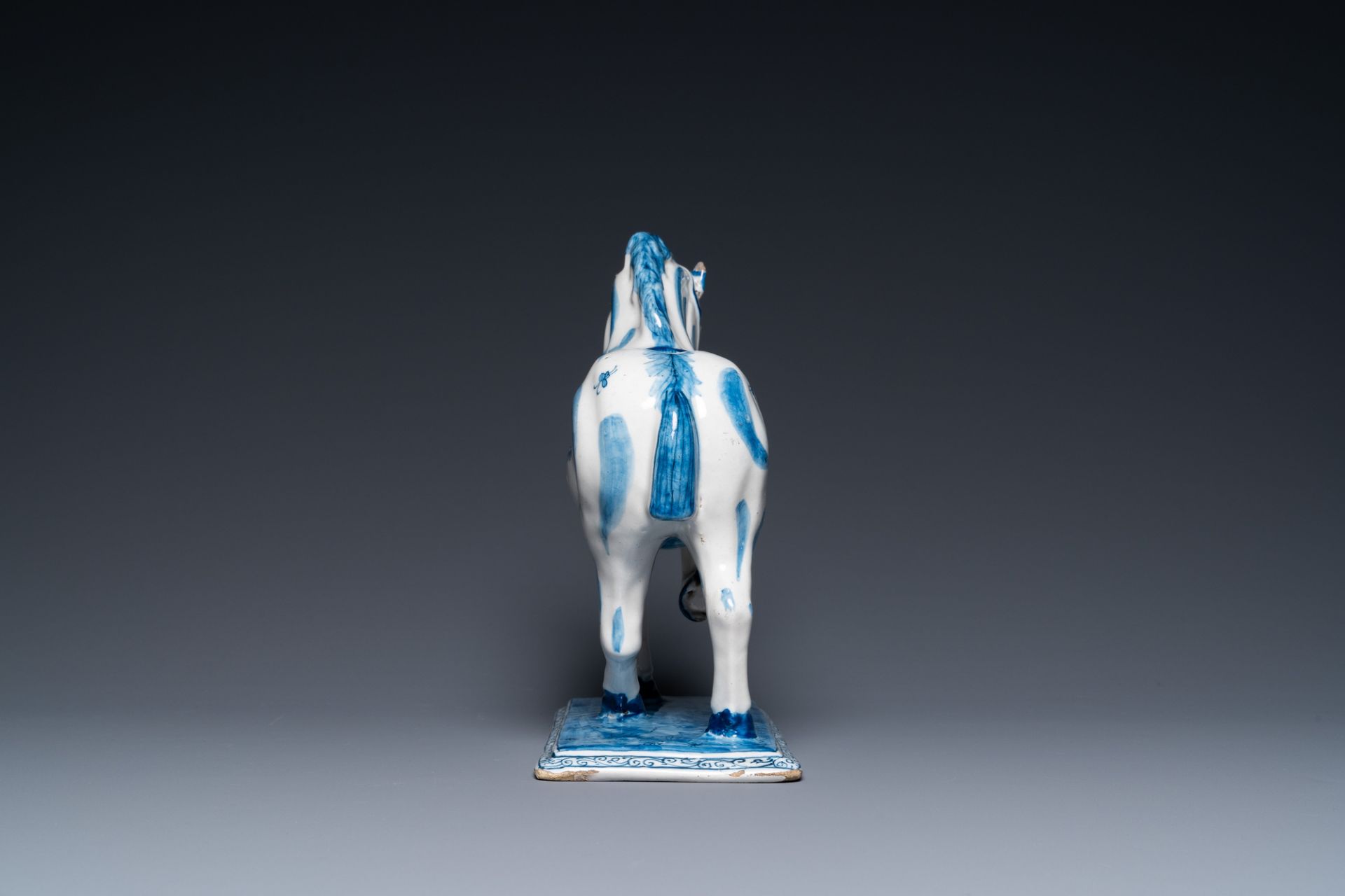 A Dutch Delft blue and white horse, 18th C. - Image 5 of 7