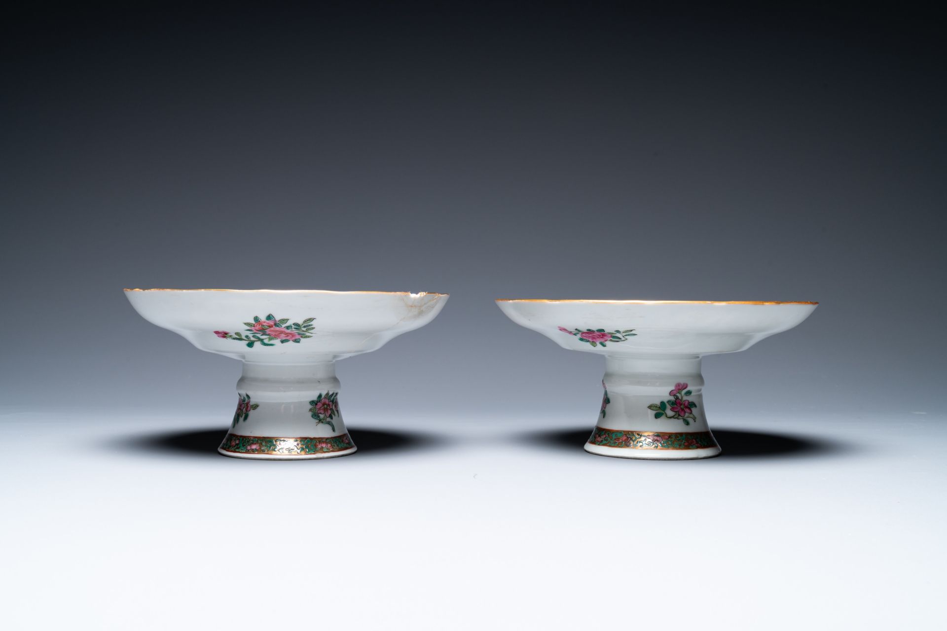 An extensive Chinese Canton famille rose dinner service, 19th C. - Image 46 of 48