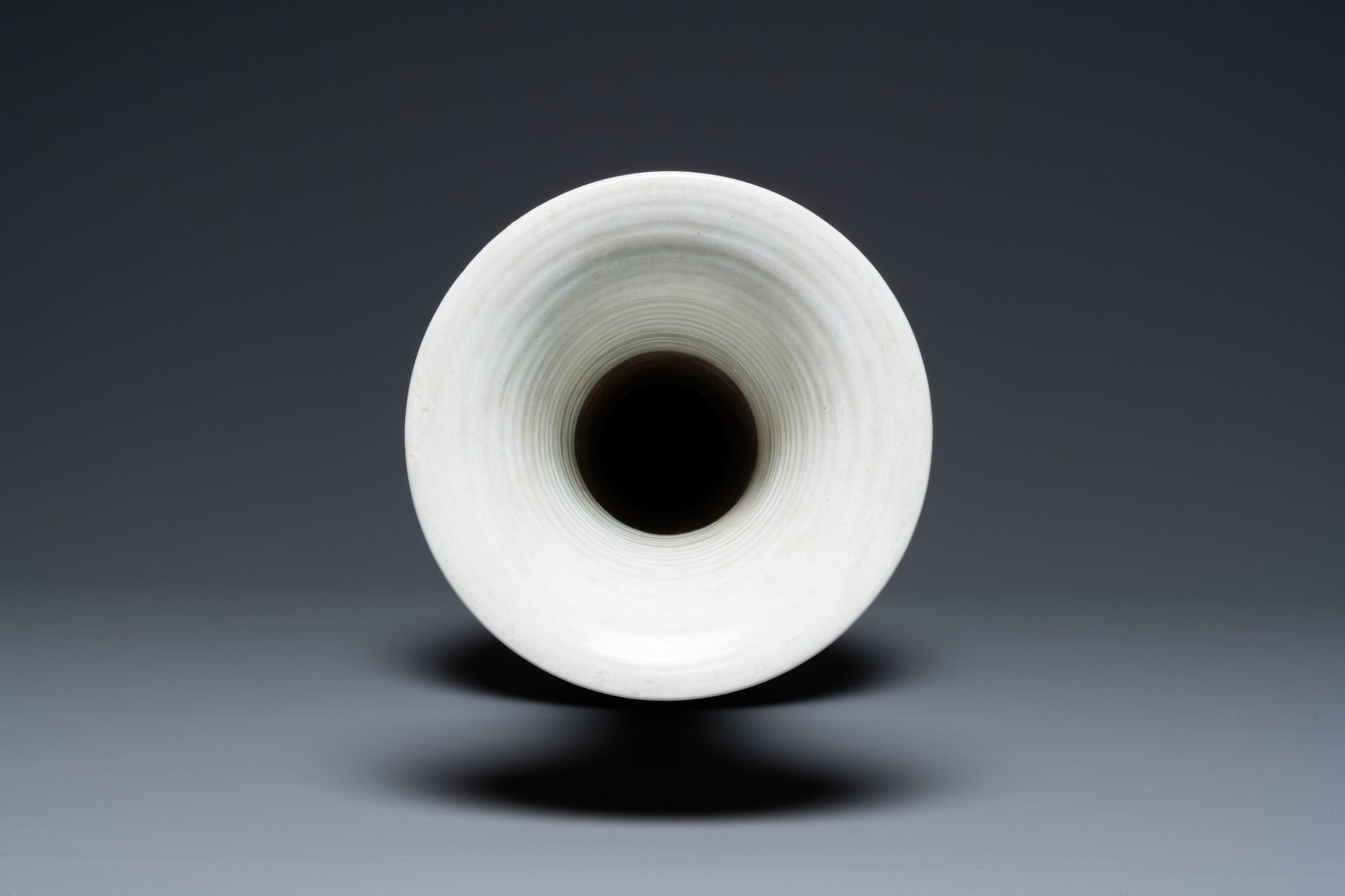 A Chinese verte biscuit 'peony scroll' vase, Ming - Image 5 of 6