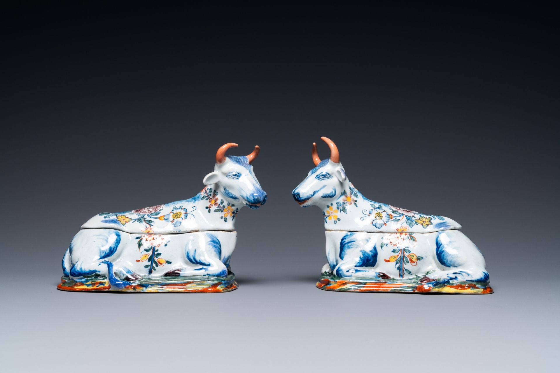 A pair of polychrome Dutch Delft cow-shaped tureens, 18th C. - Image 2 of 7