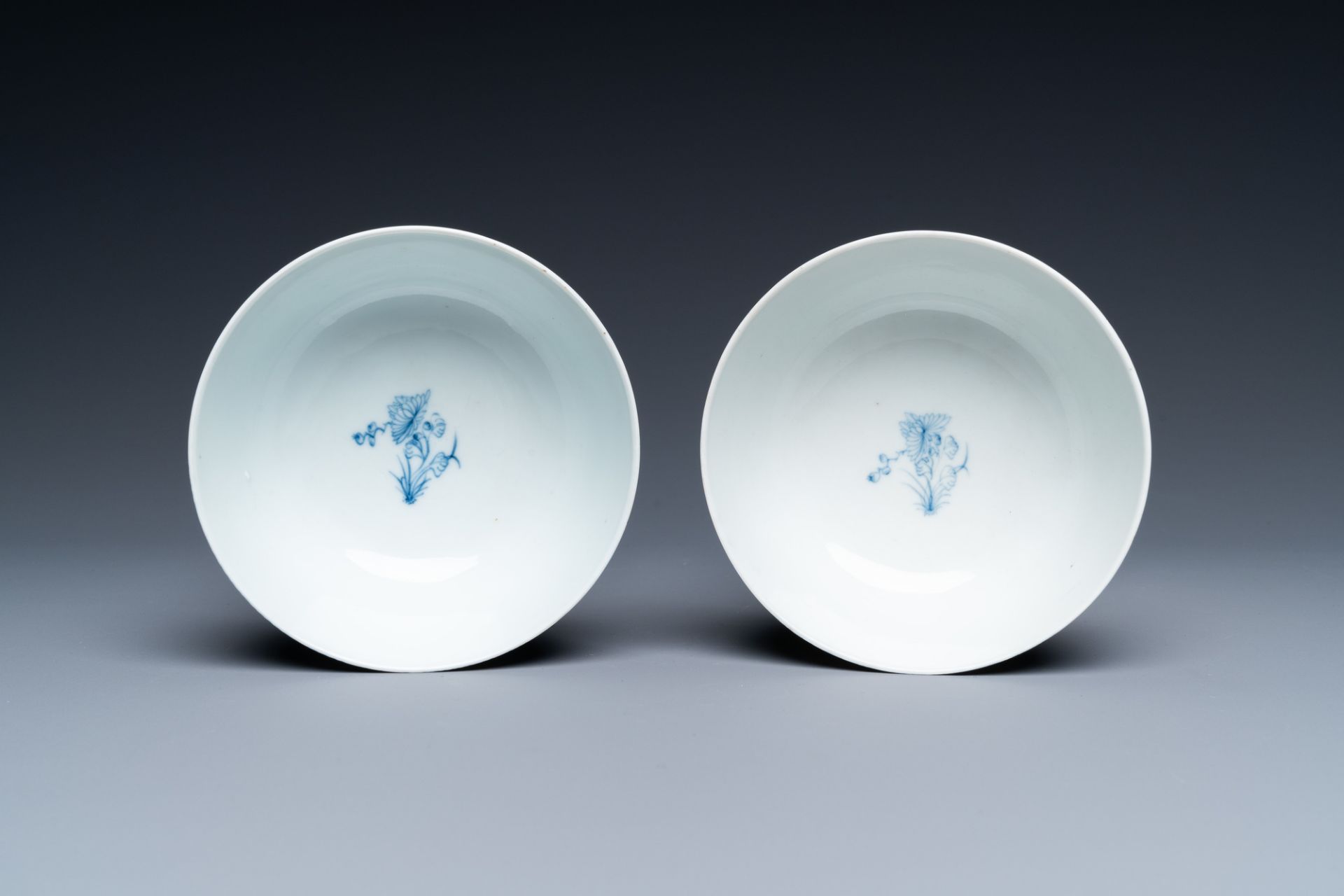 A pair of Chinese 'Bleu de Hue' bowls for the Vietnamese market, 'Roushen collection' mark, 19th C. - Image 7 of 8