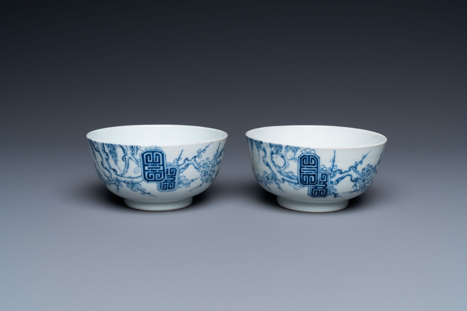 A pair of Chinese 'Bleu de Hue' bowls for the Vietnamese market, 'Roushen collection' mark, 19th C. - Image 2 of 8