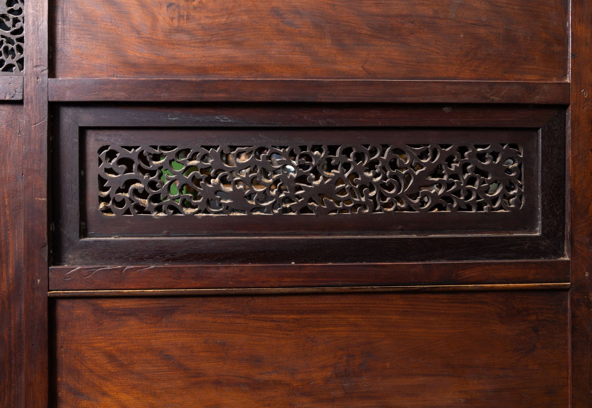 A Japanese 'chigaidansu' gilt-lacquered wood cabinet with finely carved ivory insets, Meiji, 19th C. - Image 15 of 15