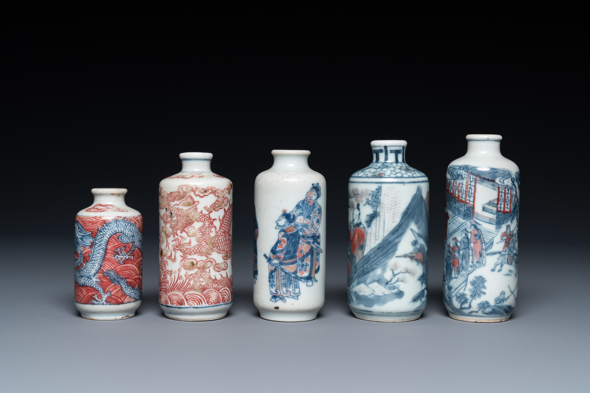 Five Chinese blue, white and copper-red snuff bottles, 18/20th C. - Image 3 of 7