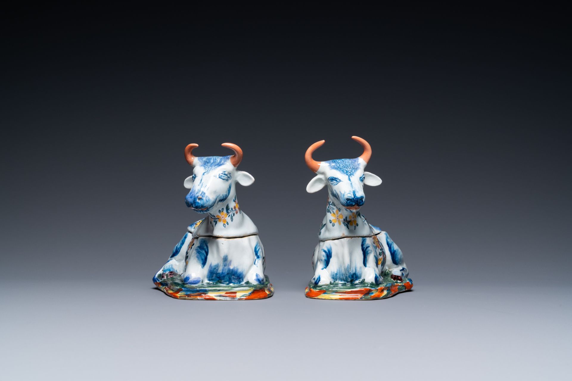 A pair of polychrome Dutch Delft cow-shaped tureens, 18th C. - Image 3 of 7
