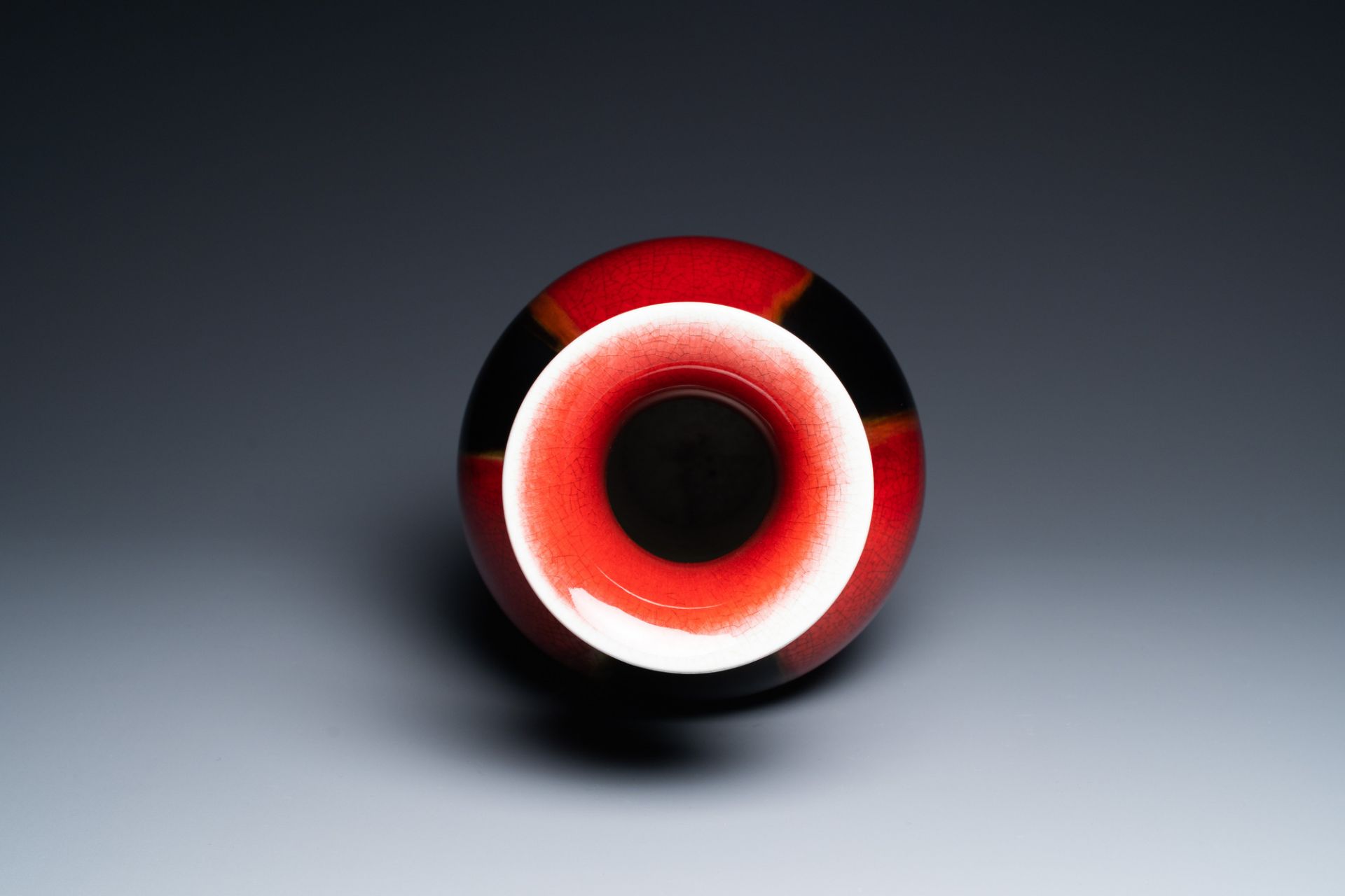 A Chinese flambe-glazed baluster vase, 19/20th C. - Image 5 of 6