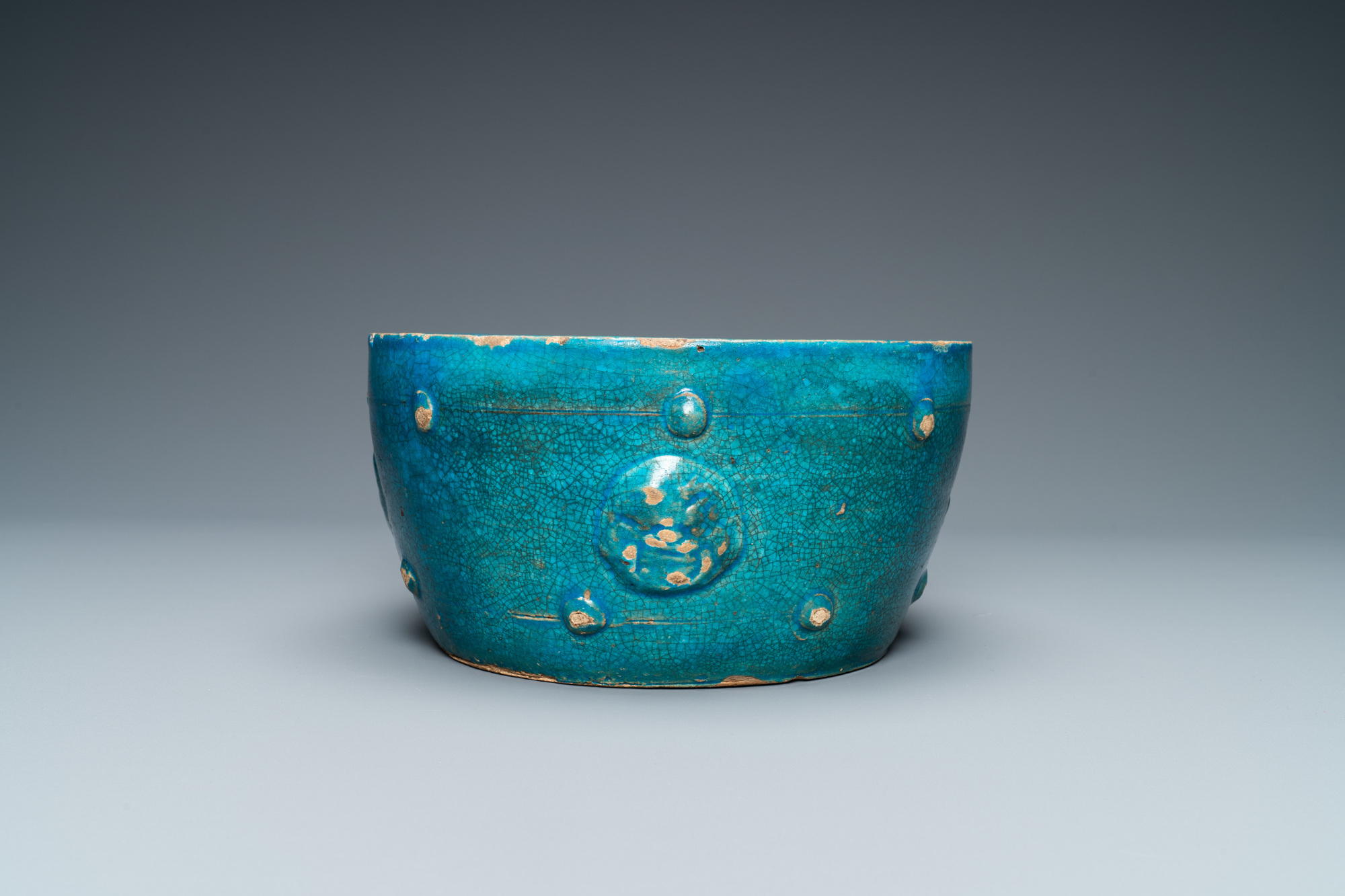 A Chinese monochrome turquoise-glazed bowl with reticulated wooden cover, Ming - Image 4 of 8