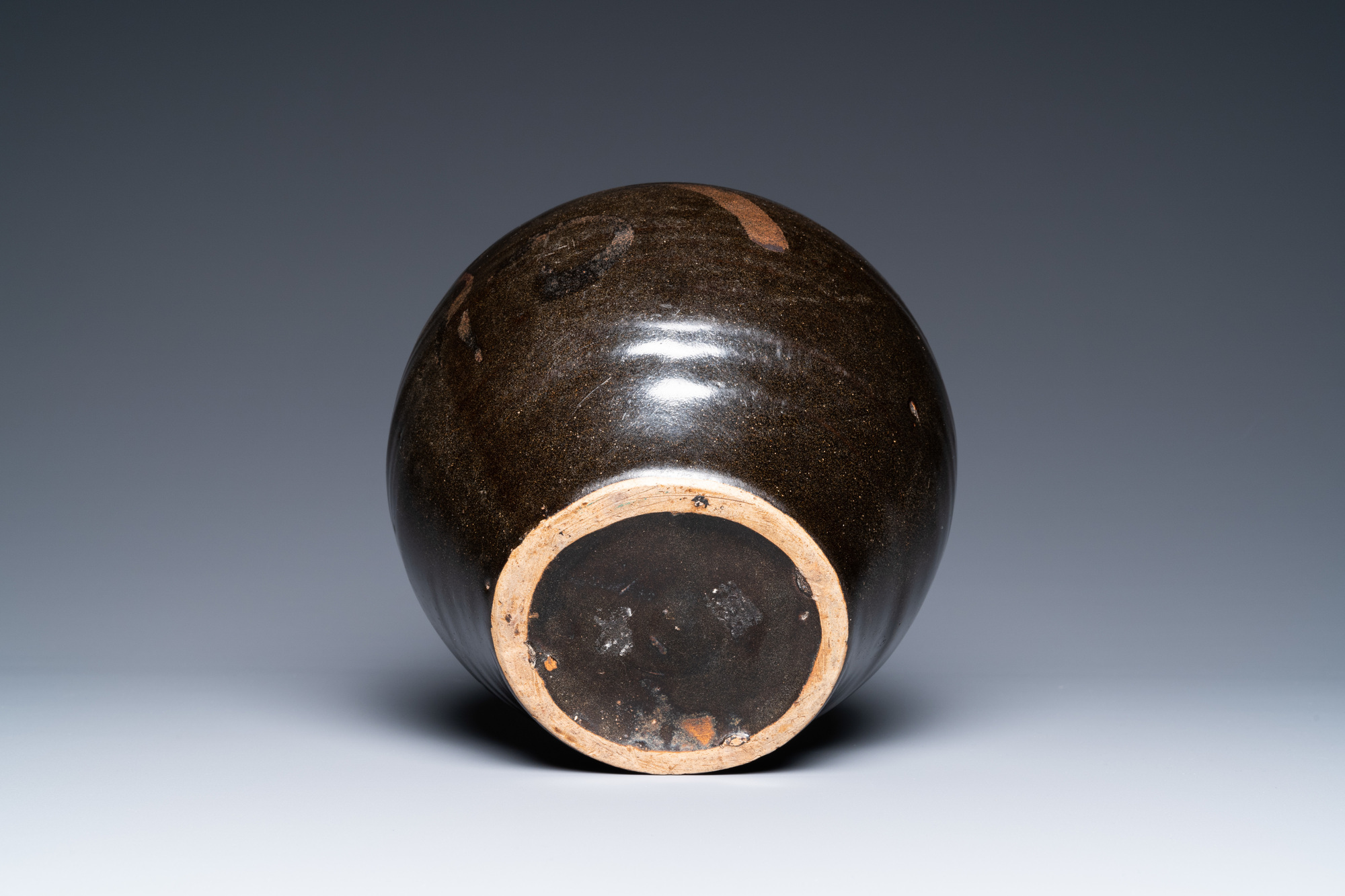 A Chinese black-brown-glazed russet-splashed jar, Henan kilns, Song - Image 5 of 6