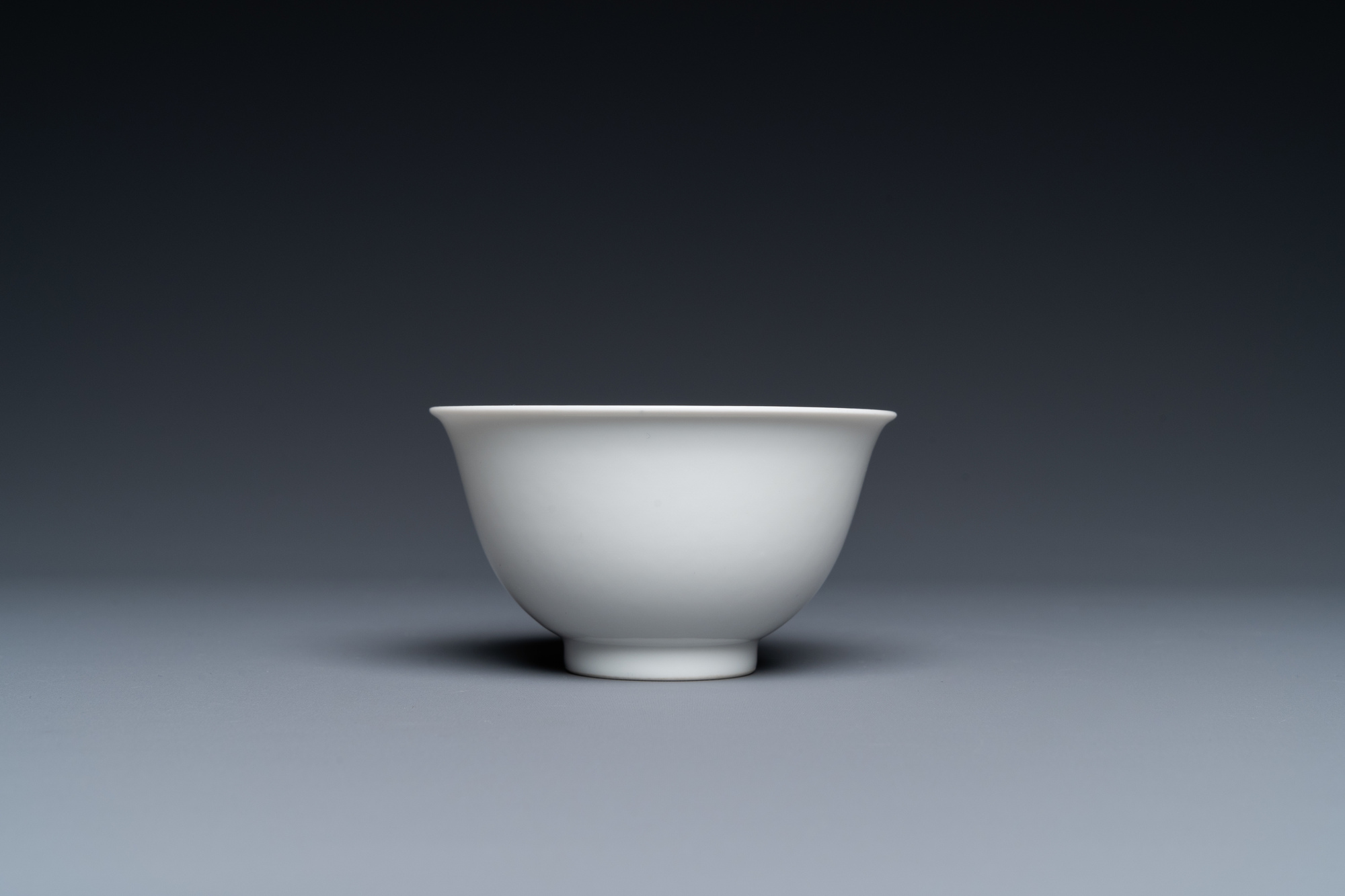 A fine Chinese monochrome white-glazed bowl, Yongzheng mark and of the period - Image 3 of 14