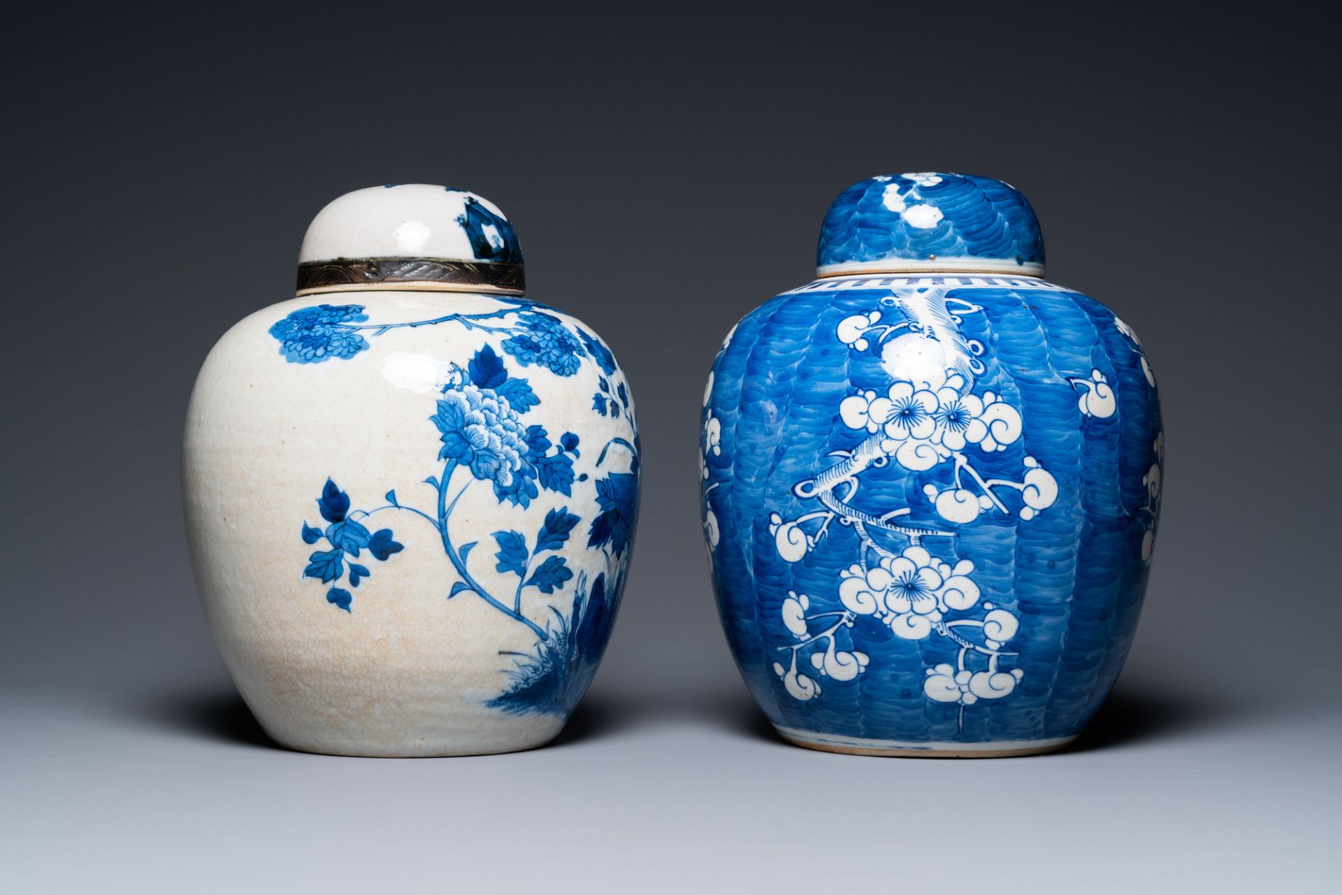 Five Chinese blue, white and famille verte vases, 19/20th C. - Image 11 of 15