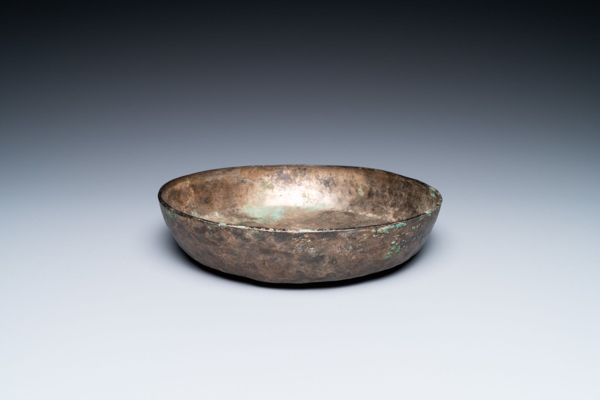 A Sassanian bronze dish, Persia, 7/8th C. - Image 3 of 7