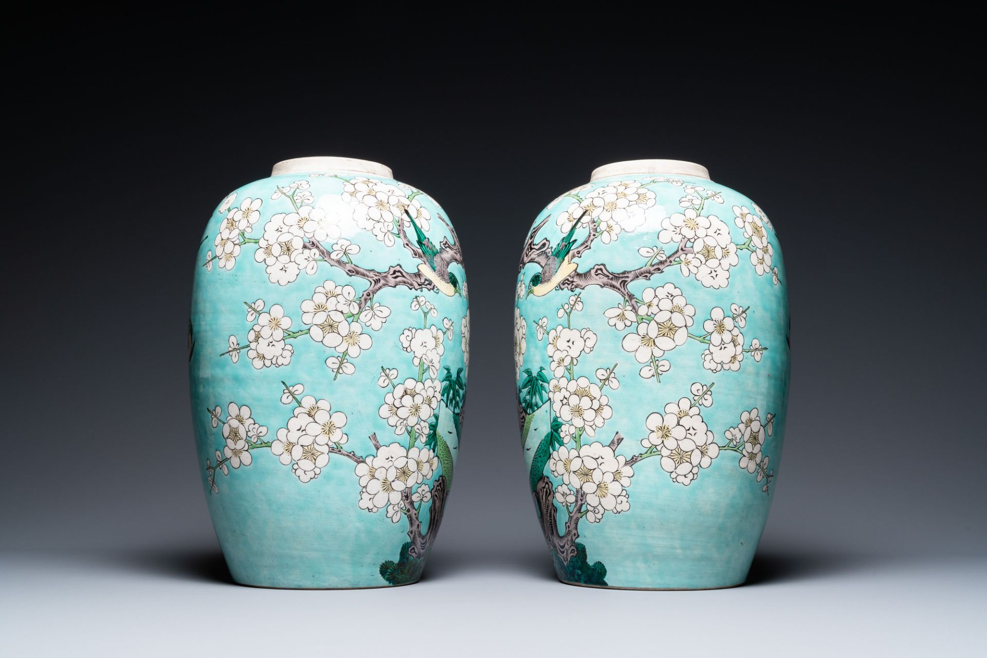 A pair of Chinese verte biscuit turquoise-ground jars, 19th C. - Image 4 of 6