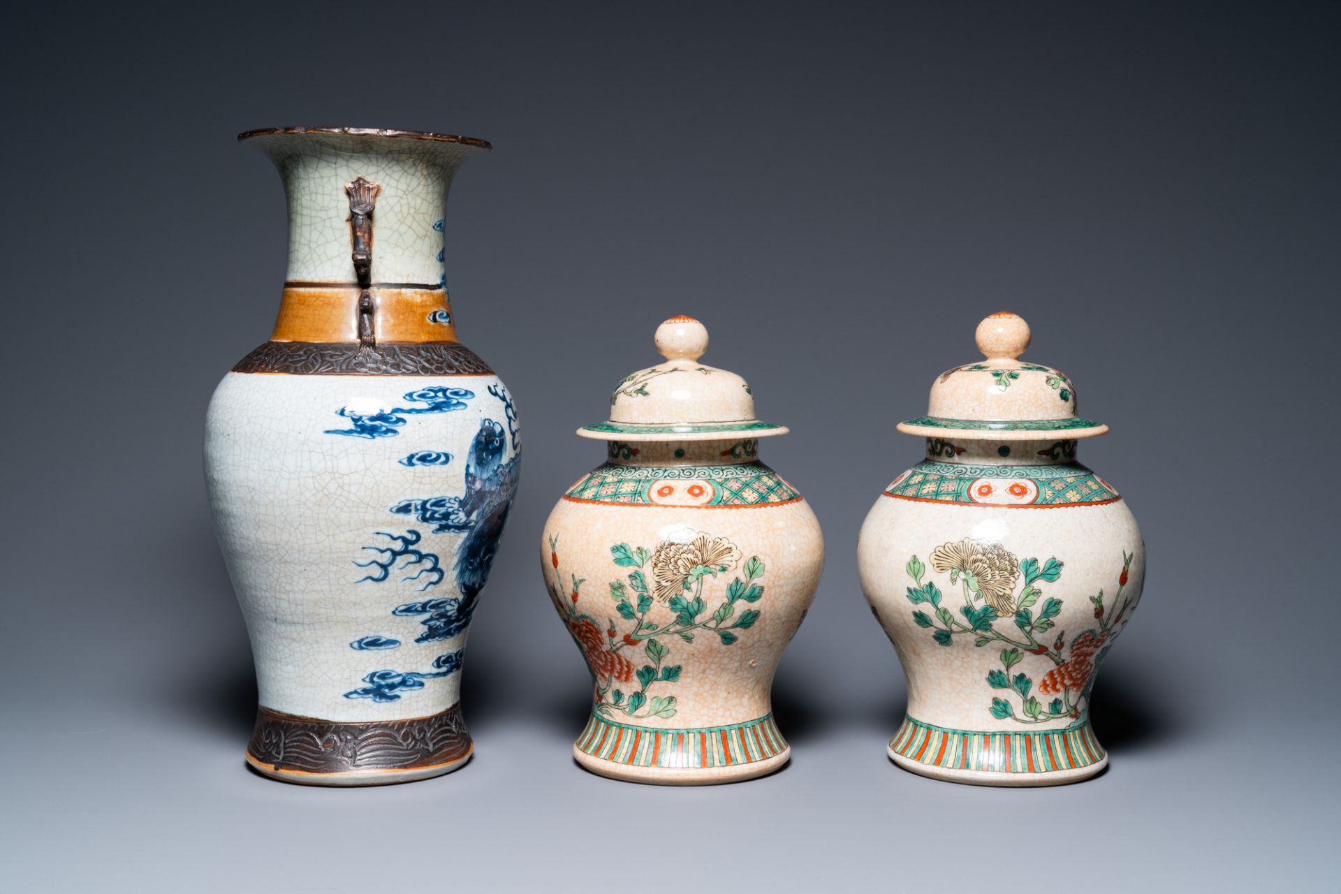 Five Chinese blue, white and famille verte vases, 19/20th C. - Image 3 of 15