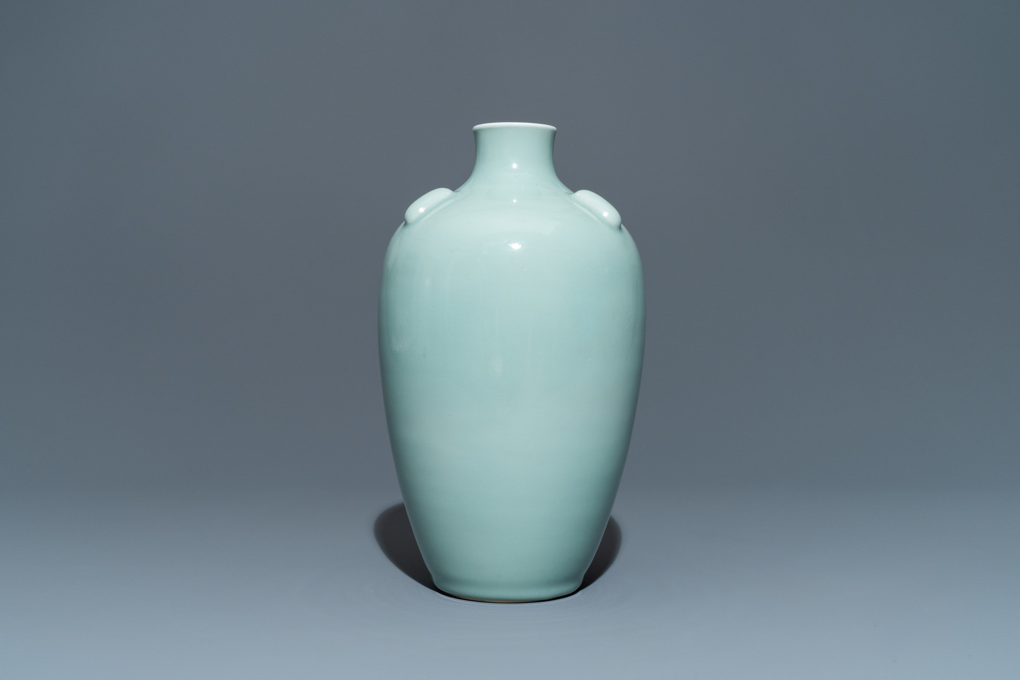A Chinese monochrome celadon-glazed vase, Qianlong mark, 19/20th C. - Image 3 of 6