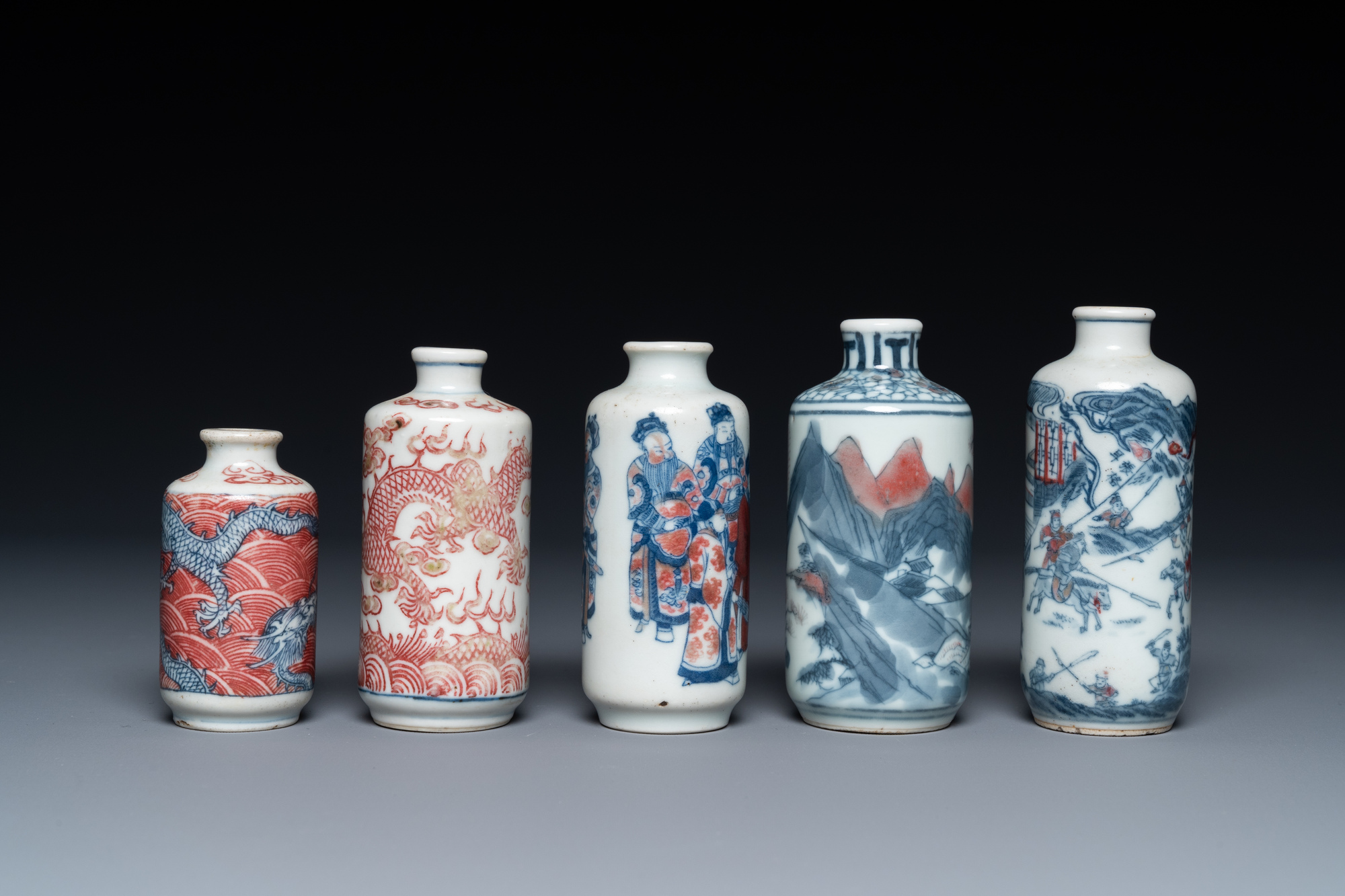 Five Chinese blue, white and copper-red snuff bottles, 18/20th C. - Image 4 of 7