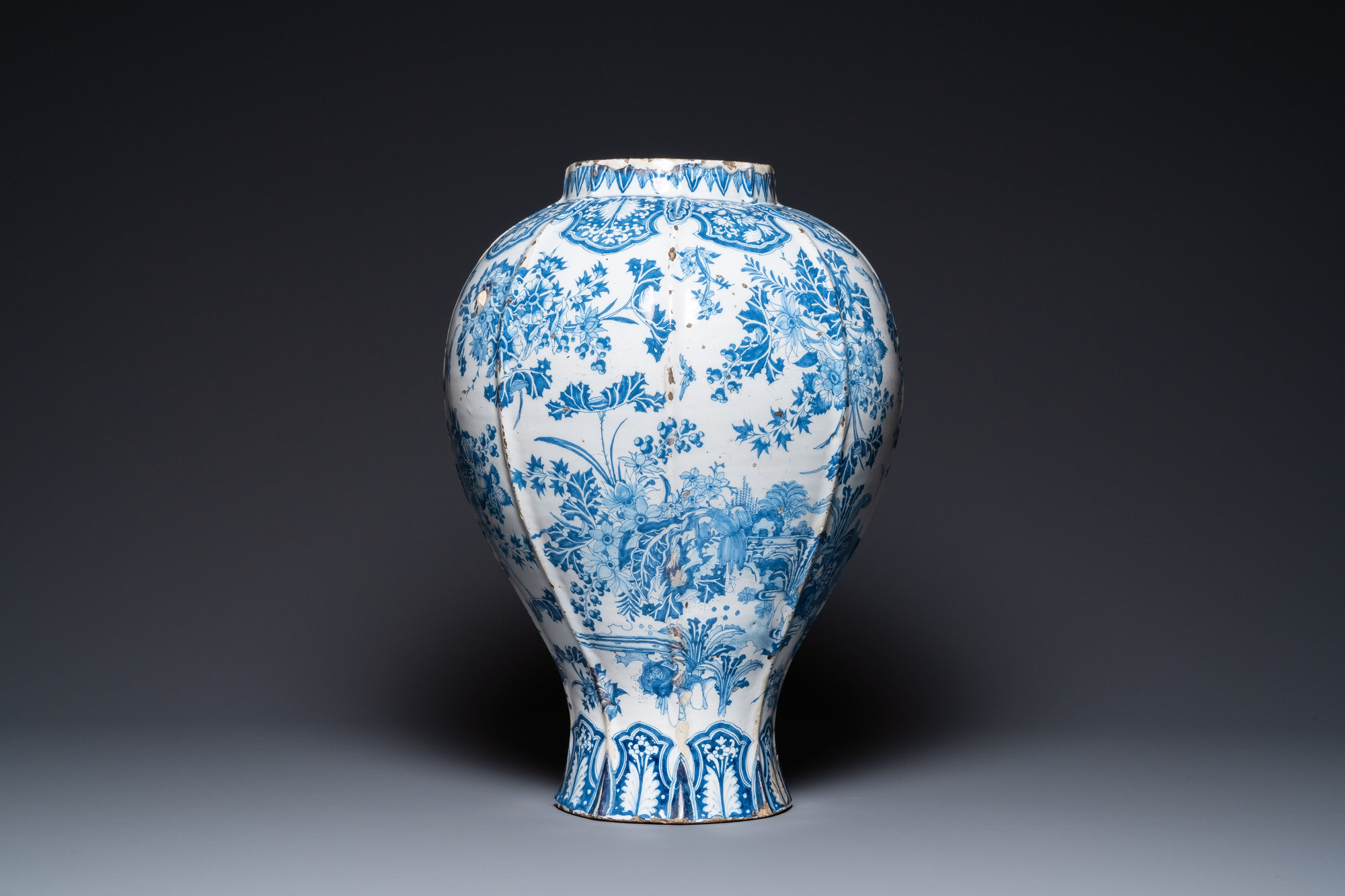 An exceptionally large blue and white baluster vase with naturalistic design, Delft or Frankfurt, la - Image 3 of 6
