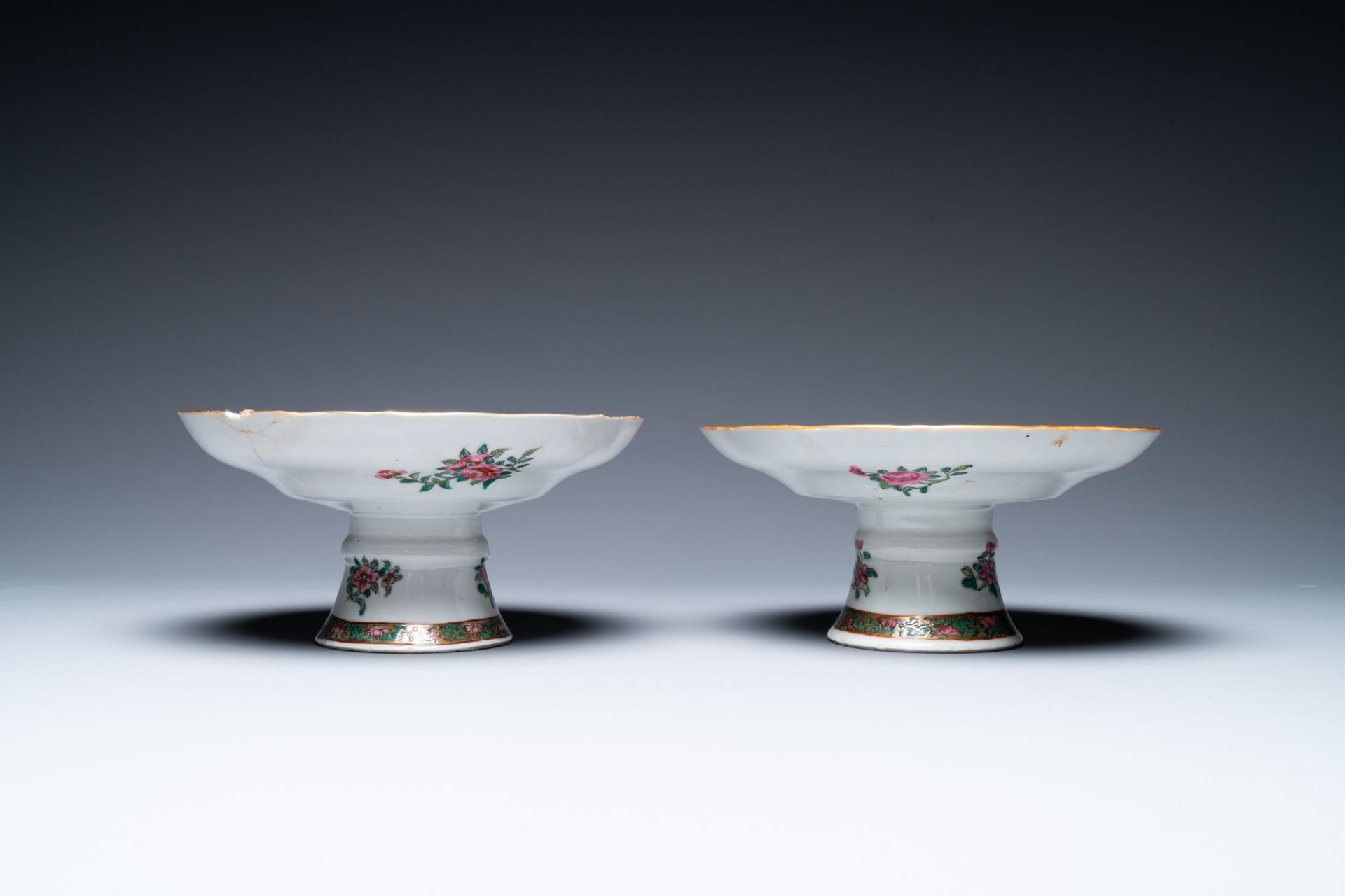 An extensive Chinese Canton famille rose dinner service, 19th C. - Image 45 of 48