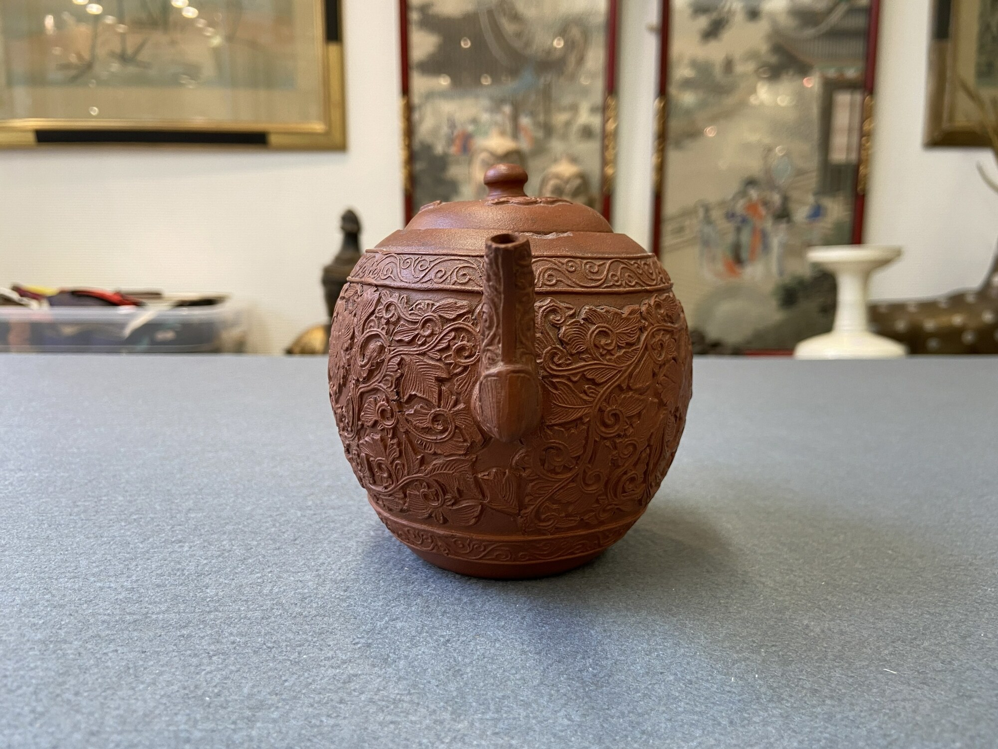 A Chinese Yixing stoneware teapot with boys among peony scrolls, Kangxi - Image 9 of 23