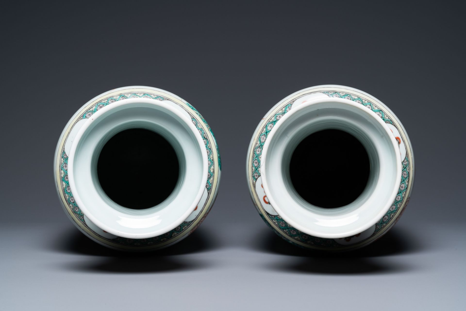 A pair of Chinese famille verte rouleau vases, Kangxi mark, 19th C. - Image 5 of 19