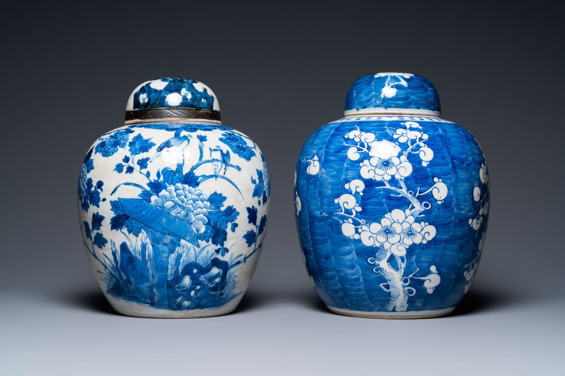 Five Chinese blue, white and famille verte vases, 19/20th C. - Image 10 of 15