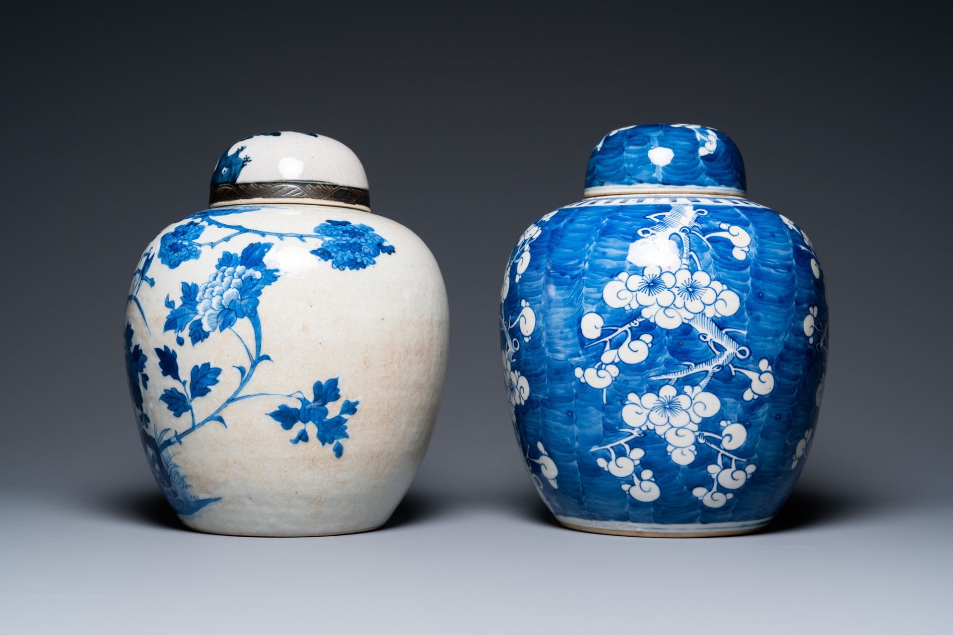 Five Chinese blue, white and famille verte vases, 19/20th C. - Image 13 of 15