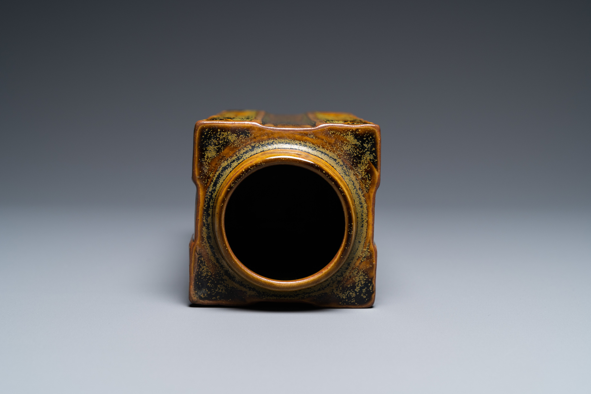 A Chinese imitation bronze-glazed 'cong' vase, Yongzheng/Qianlong - Image 6 of 13