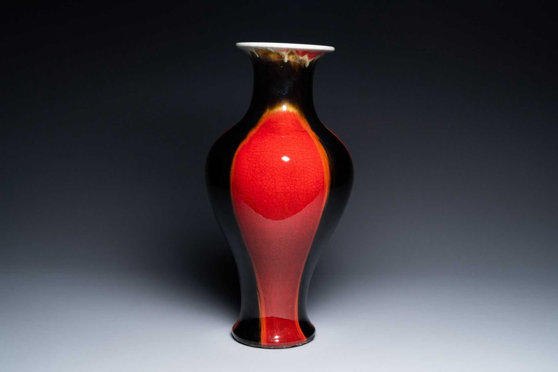 A Chinese flambe-glazed baluster vase, 19/20th C. - Image 3 of 6
