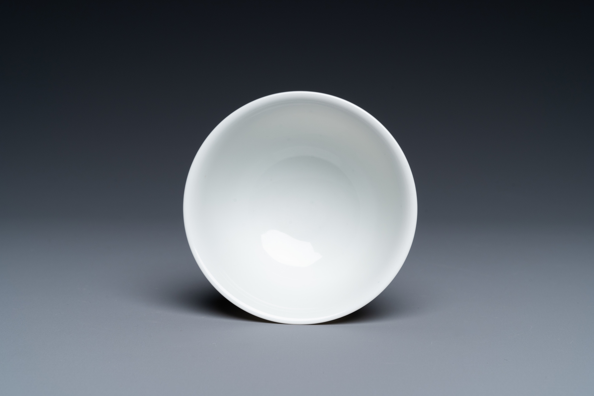 A fine Chinese monochrome white-glazed bowl, Yongzheng mark and of the period - Image 6 of 14