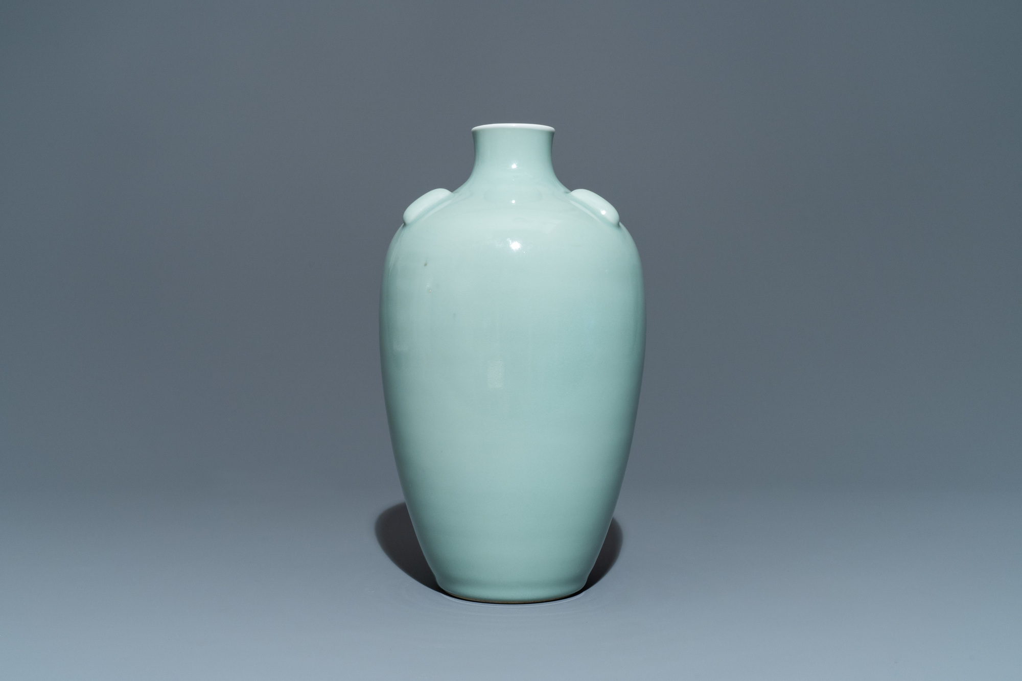 A Chinese monochrome celadon-glazed vase, Qianlong mark, 19/20th C. - Image 2 of 6