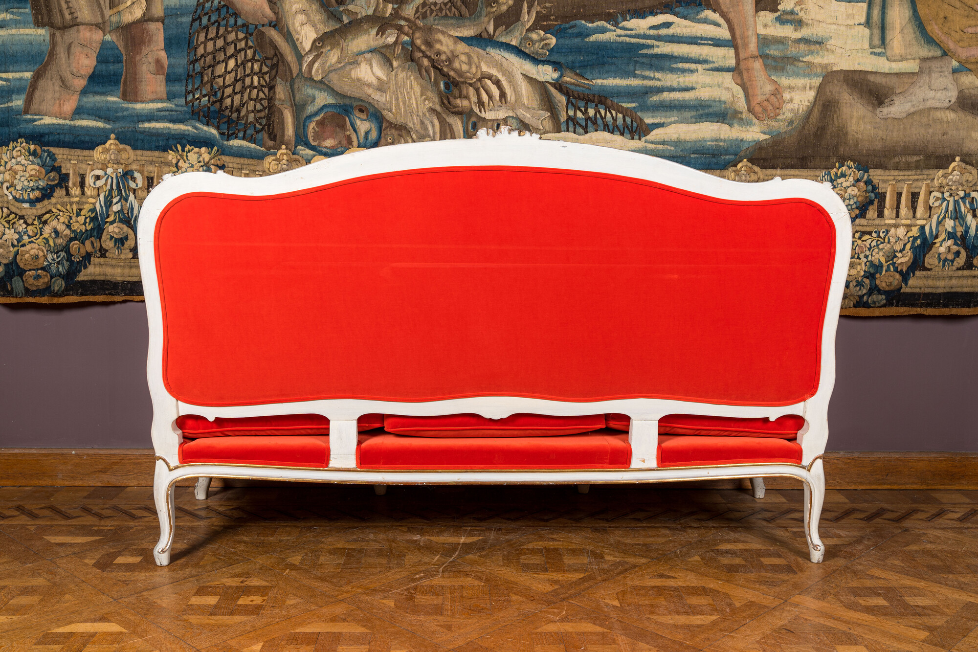 A partly gilt wooden sofa and four armchairs with red velvet upholstery, 18/19th C. - Image 3 of 7