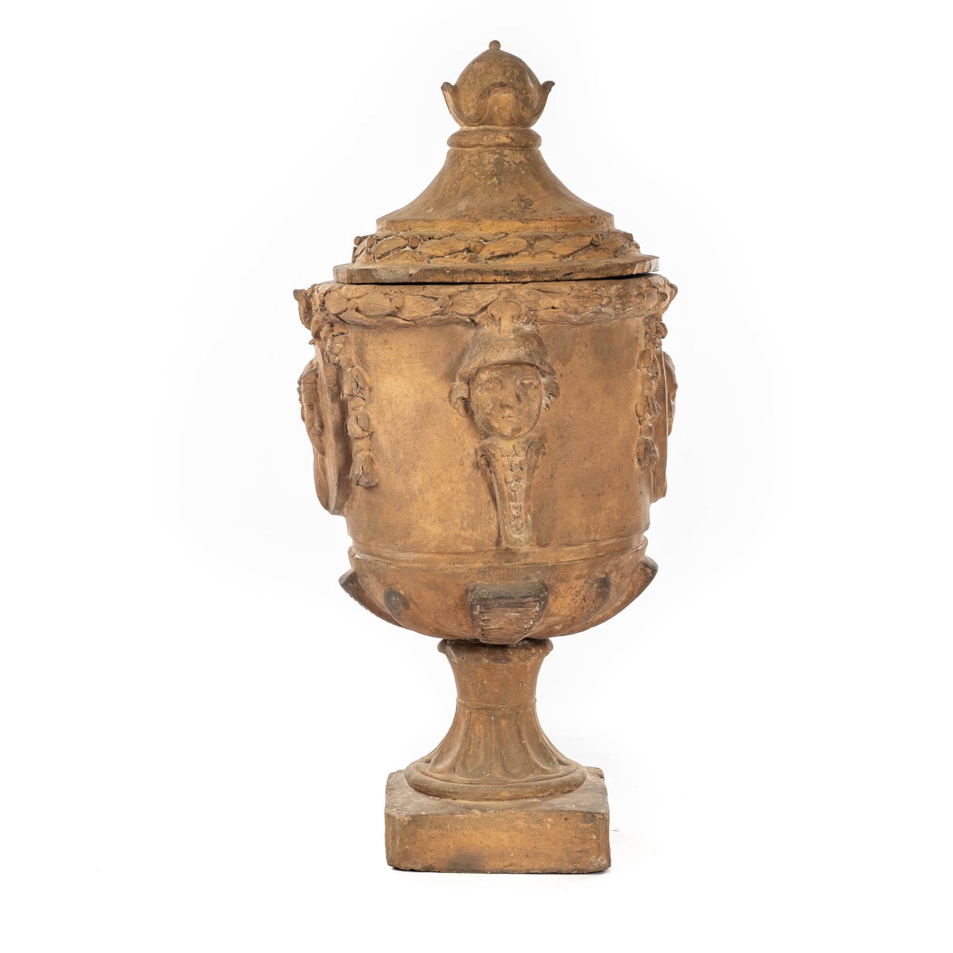 A large terracotta urn and cover with Roman busts and soldier heads, France or Italy, 18/19th C. - Bild 3 aus 5