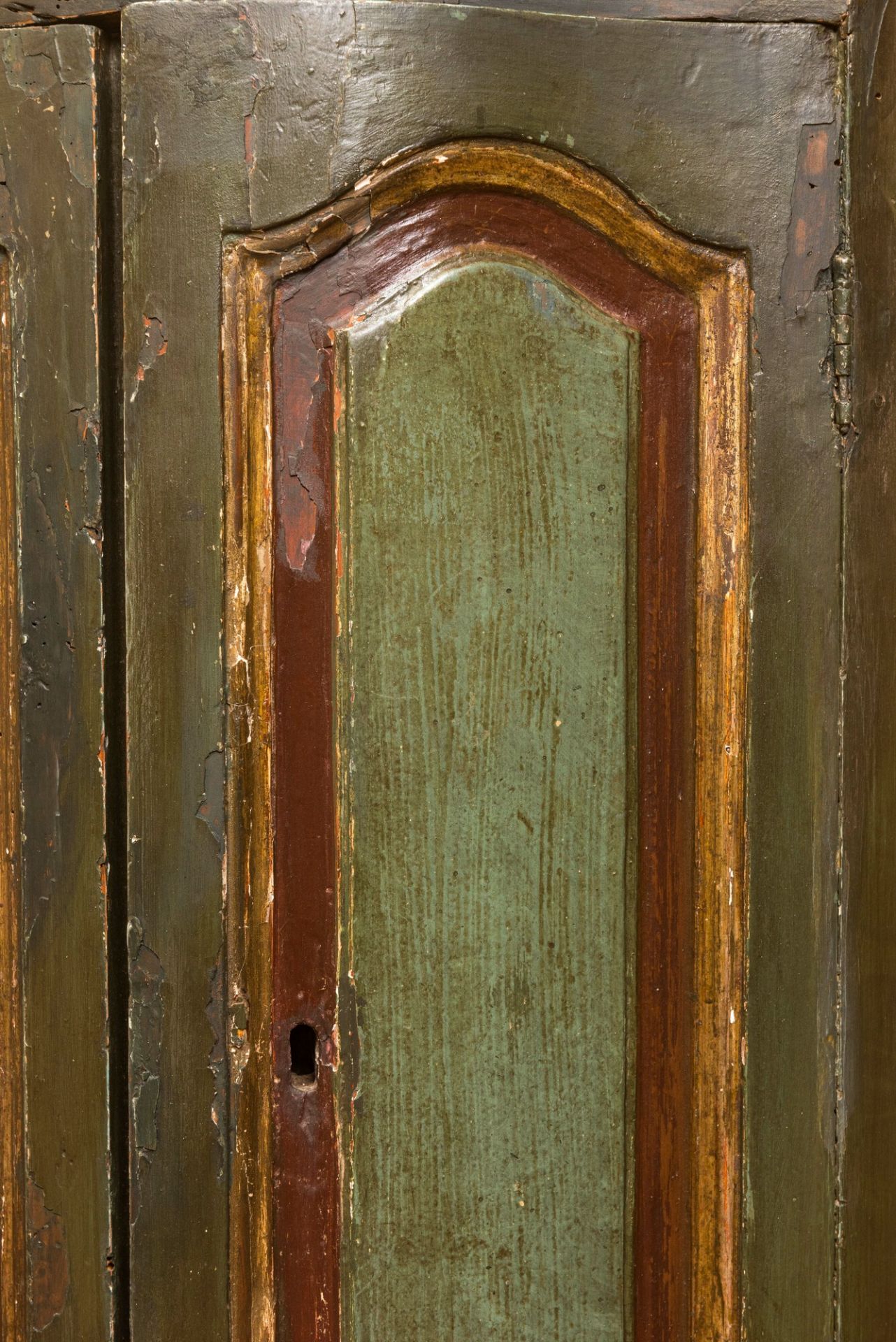 A painted wooden corner cupboard, 18/19th C. - Bild 3 aus 5