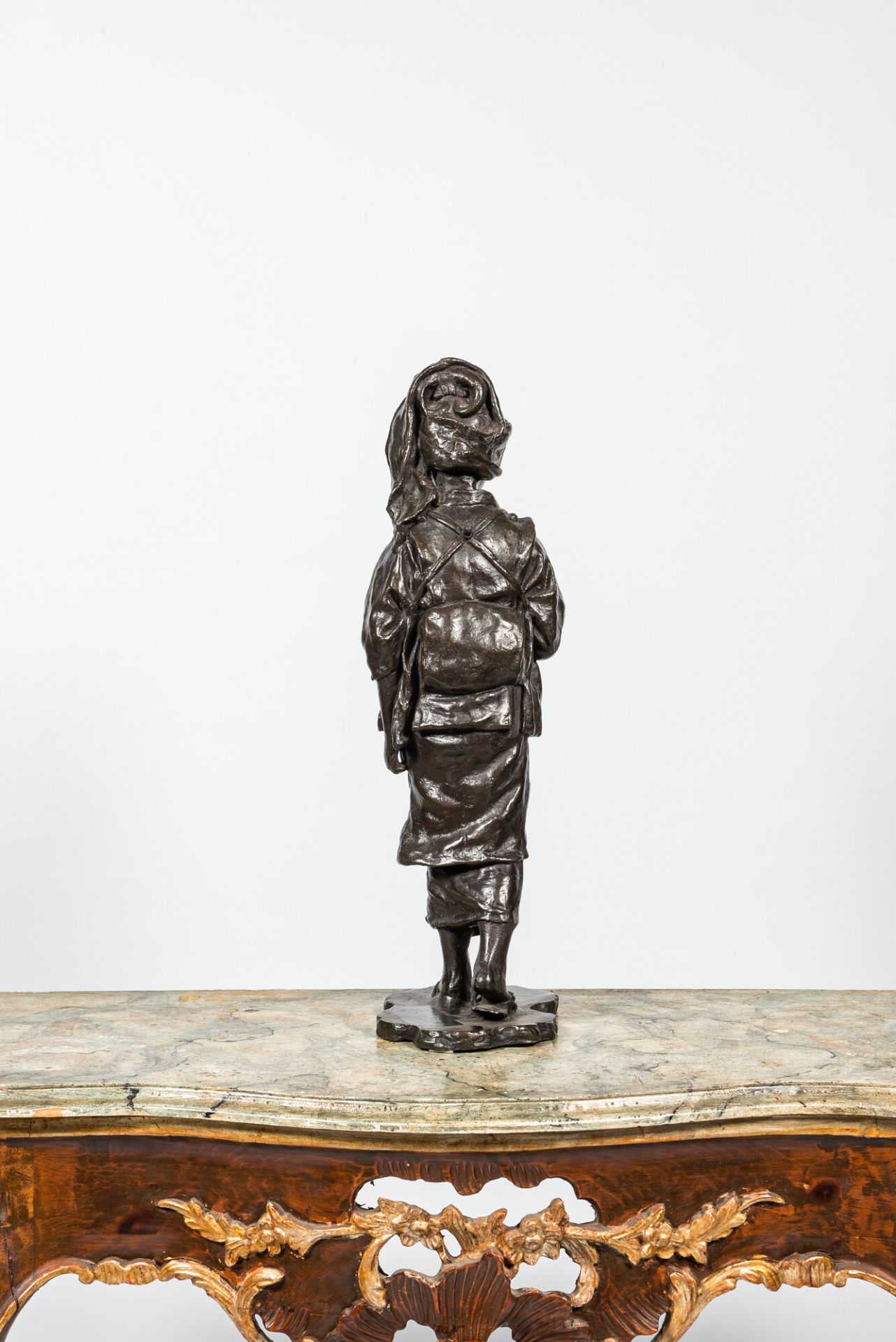 A large Japanese bronze okimono of a young lady, Meiji, 19th C. - Image 2 of 2