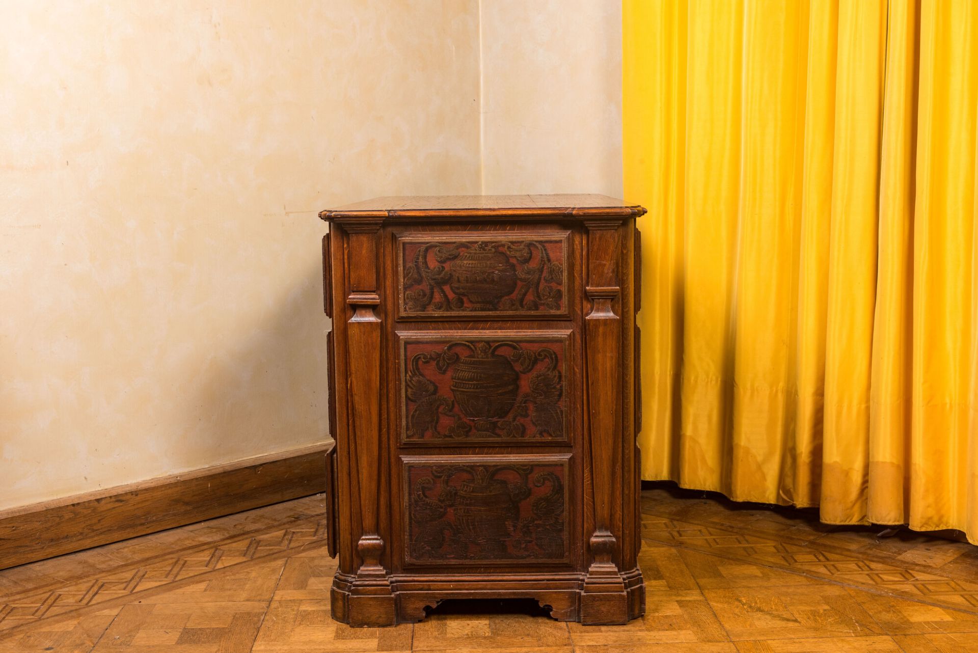 A wooden desk with six drawers with painted panels, 19th C. - Bild 4 aus 5