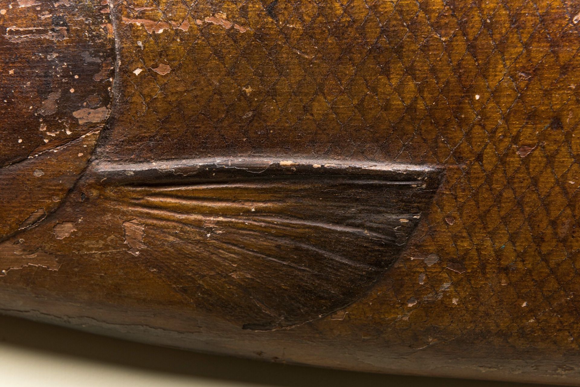 A large painted wooden model of a fish, 18th C. - Image 3 of 5