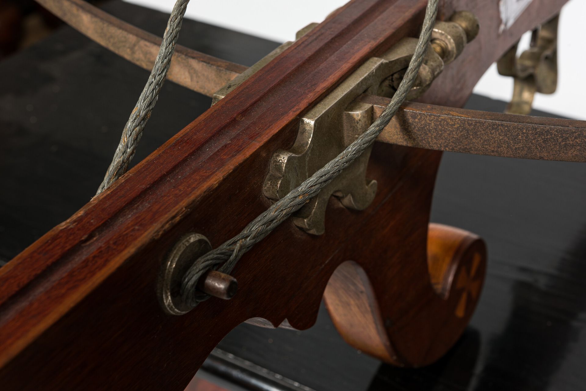 A medieval style crossbow, 19/20th C. - Image 5 of 5