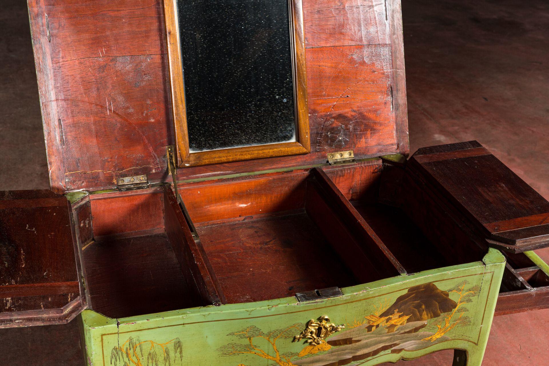 A French chinoiserie coiffeuse or dressing table, 19th C. - Bild 4 aus 6