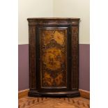 A painted wooden corner cupboard with chinoiserie design, probably Italy, 18th C.