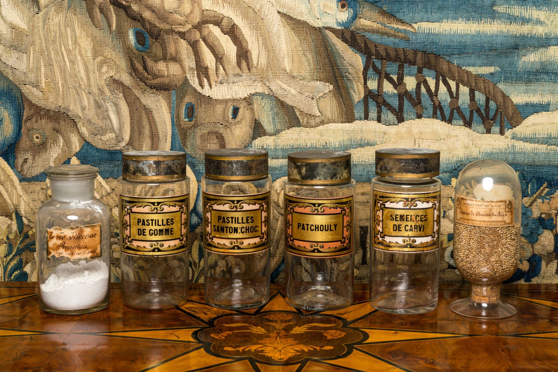 Eleven French glass pharmacy jars, 19th C. - Image 2 of 3