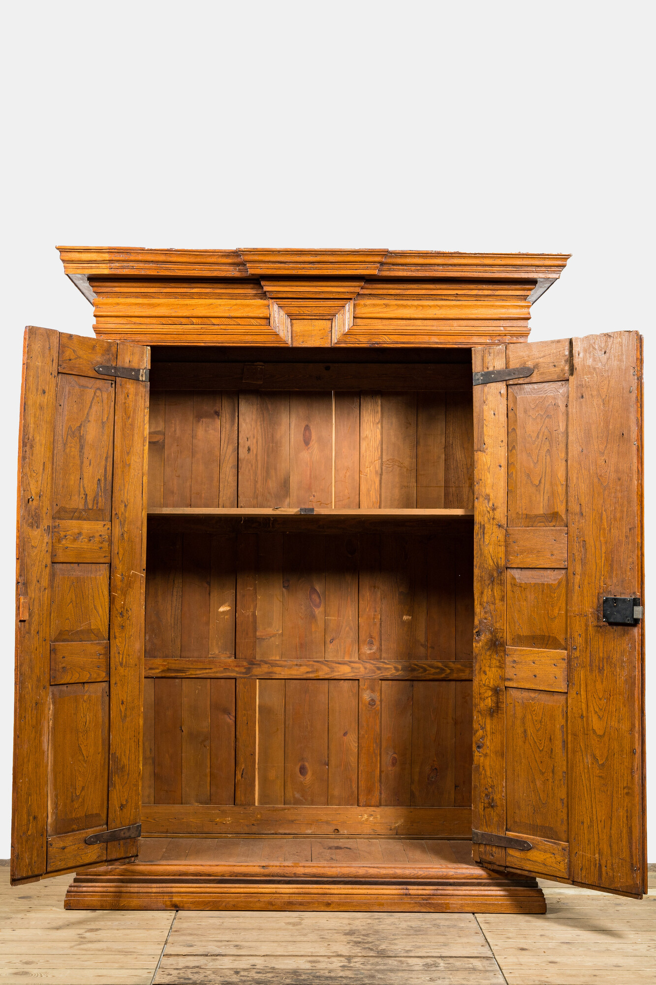A wooden two-door cabinet, ca. 1700 - Image 2 of 2