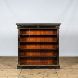 A French Napoleon III brass mounted ebonised wooden bookshelf, 19th C.