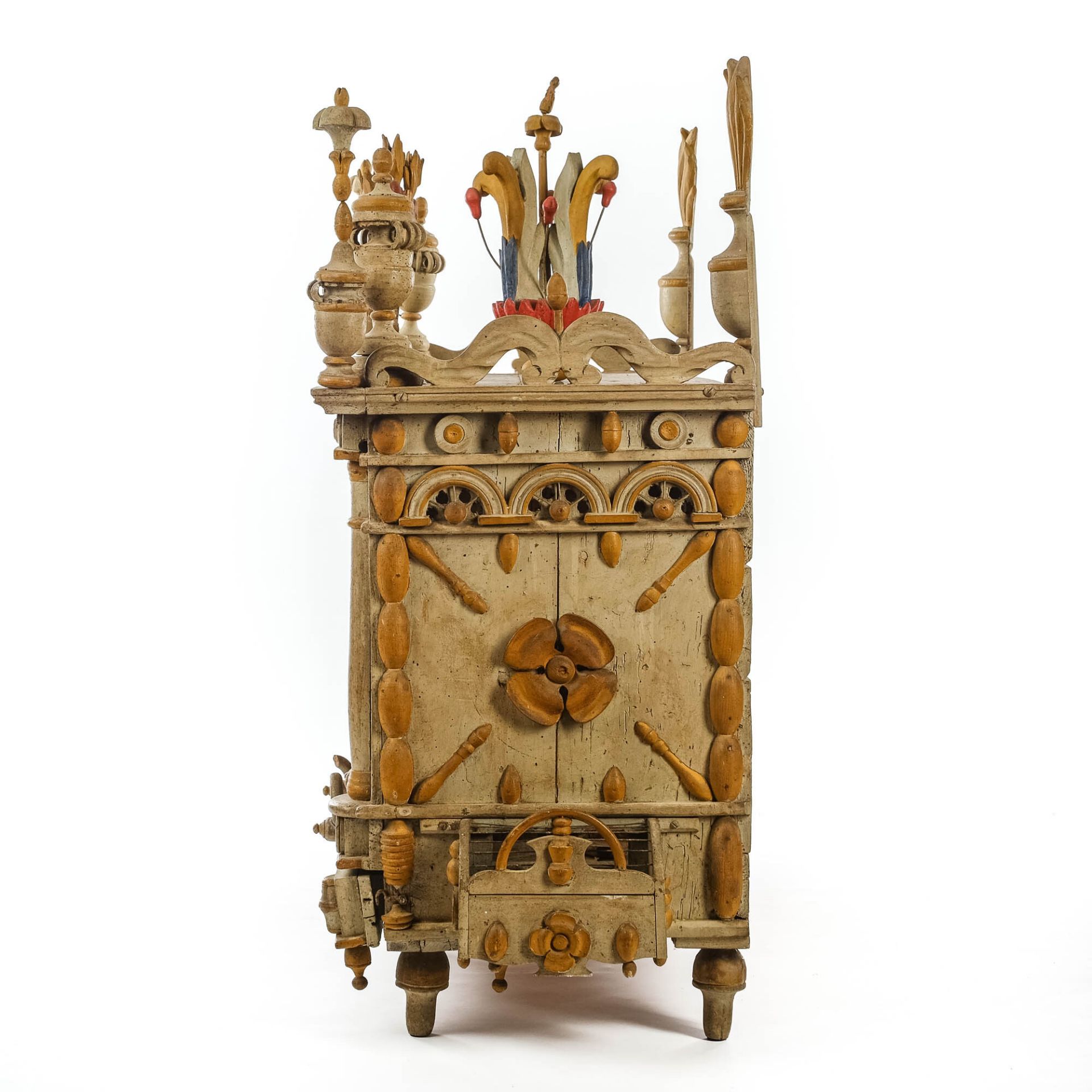 A large painted wooden birdcage, 18/19th C. - Image 2 of 8