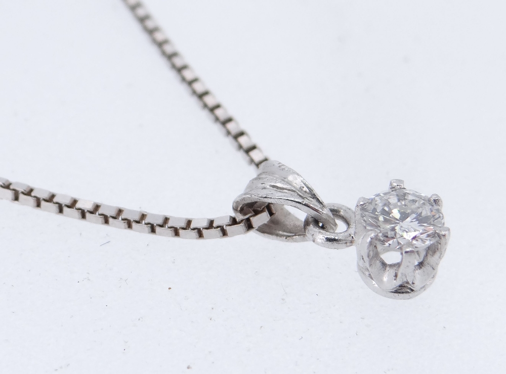 18K DIAMOND PENDANT on white gold box link chain stamped '750', the single diamond measuring 0.25cts - Image 2 of 2