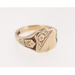 9CT GOLD SIGNET RING, shield design, ring size X, 7.6gms Provenance: private collection Rhondda